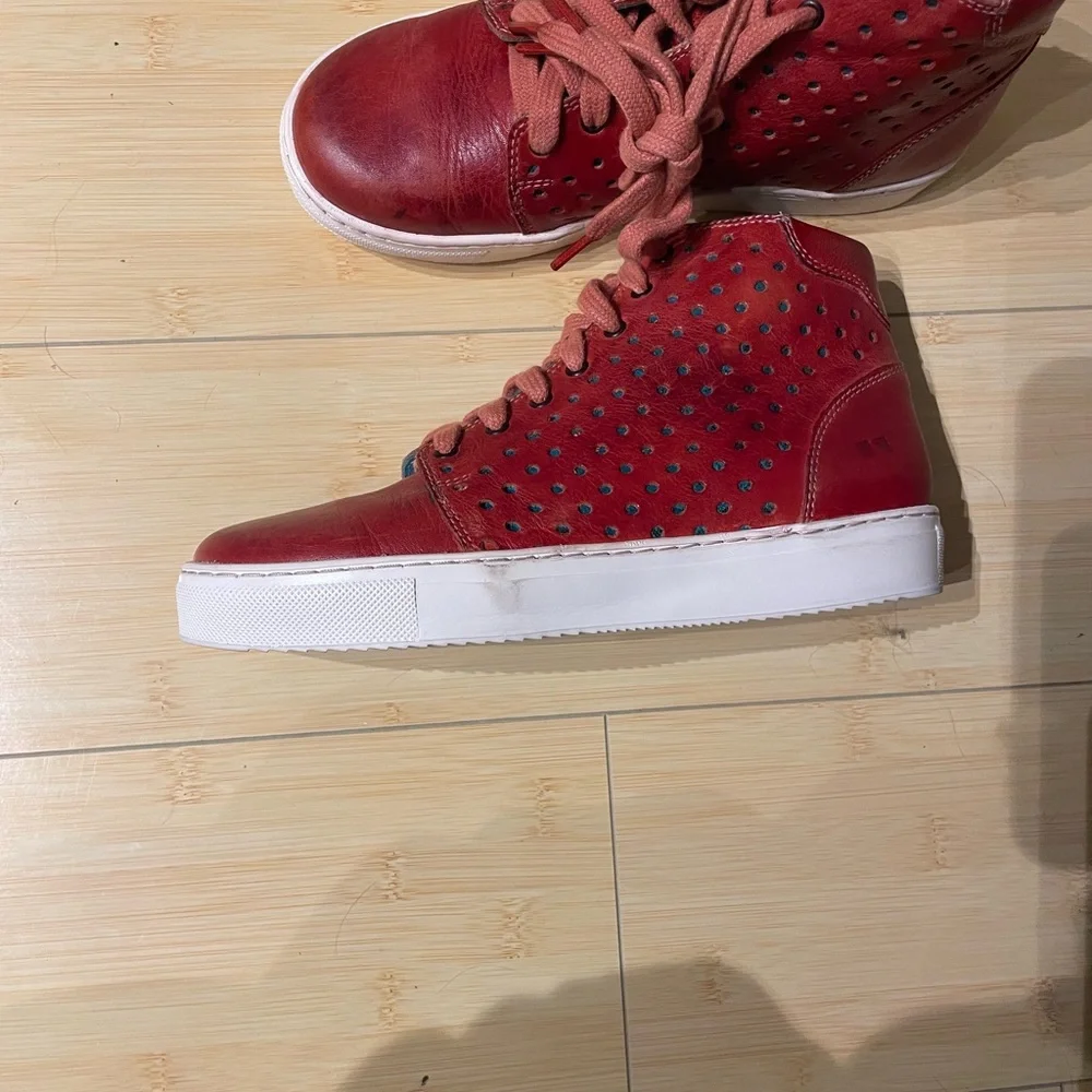 Bed Stu red leather